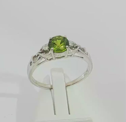 Green Yellow Parti Sapphire & Diamond 9ct White Gold Ring. M92283