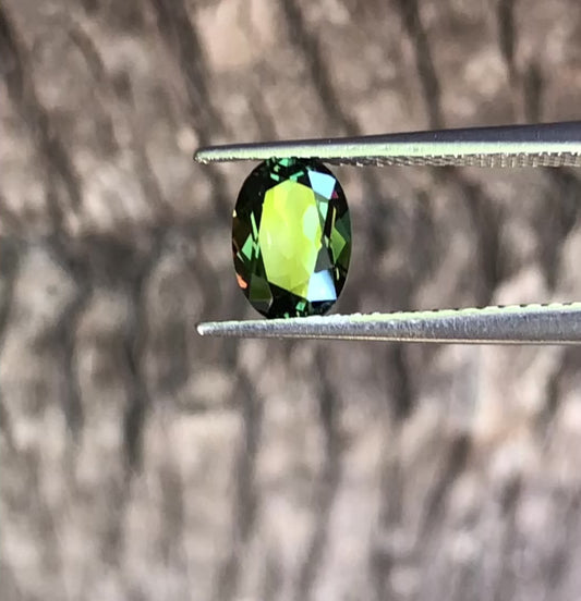 Deep Grass Green Australian Sapphire. M1022