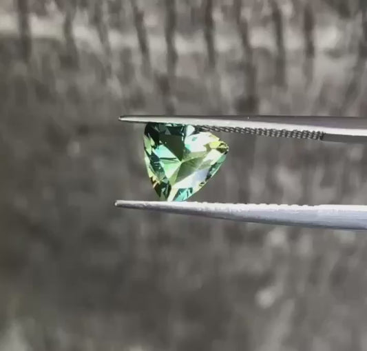 Dazzling Yellow Blue Green Parti Sapphire. M1245