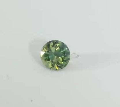 Beautiful Parti Colour Sapphire. M1127