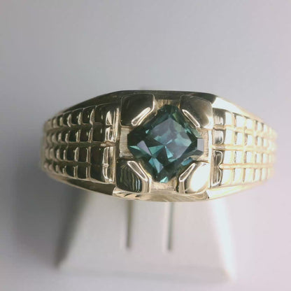 Classic Teal Sapphire 9ct Gold Ring. M92061