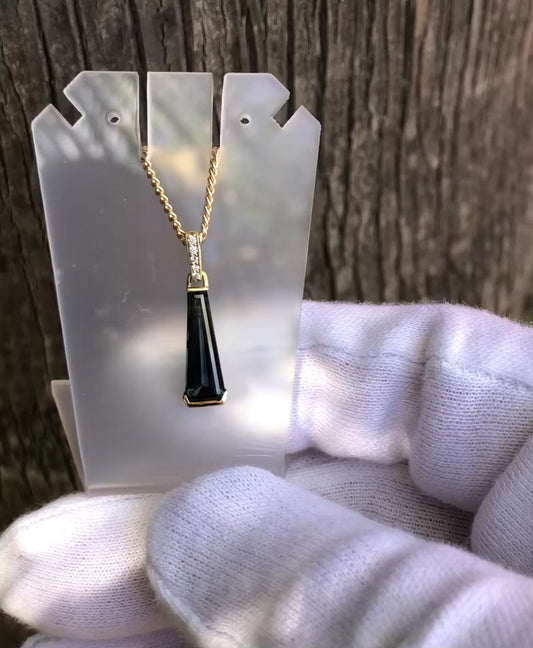 Elegant Sapphire & Diamond 18ct Gold Pendant. M18240