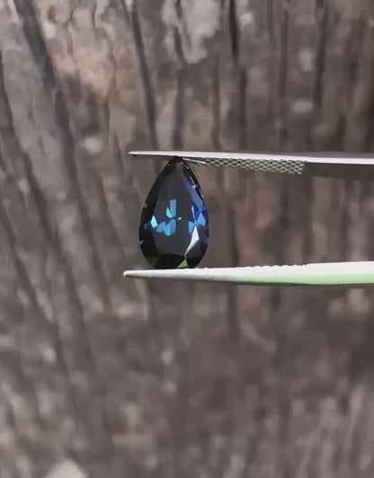 Rich Blue Teardrop cut Sapphire. M1305