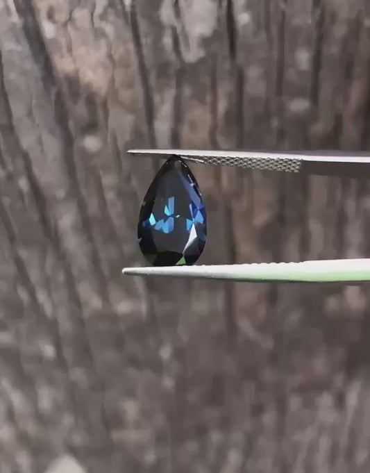 Rich Blue Teardrop cut Sapphire. M1305