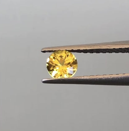 Dazzling Yellow Australian Sapphire. Code – M1132