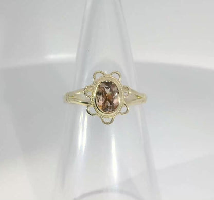 9ct Gold Ring with an Australian Zircon. M91767
