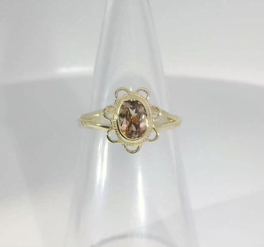 9ct Gold Ring with an Australian Zircon. M91767