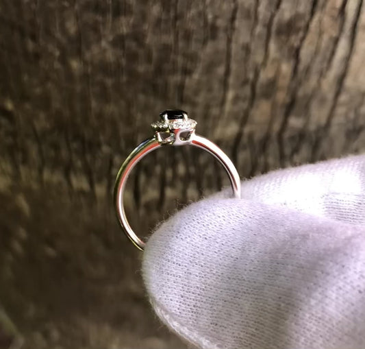 Blue Sapphire & Diamond 9ct White Gold Ring. M92278