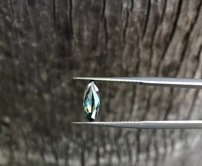 Mesmerizing Blue Yellow Parti Sapphire. M1223