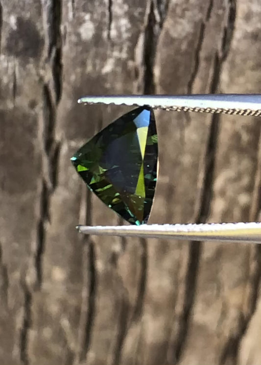 Deep Green Sapphire. M891
