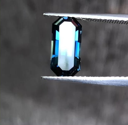 Rich Blue Sapphire. M1118