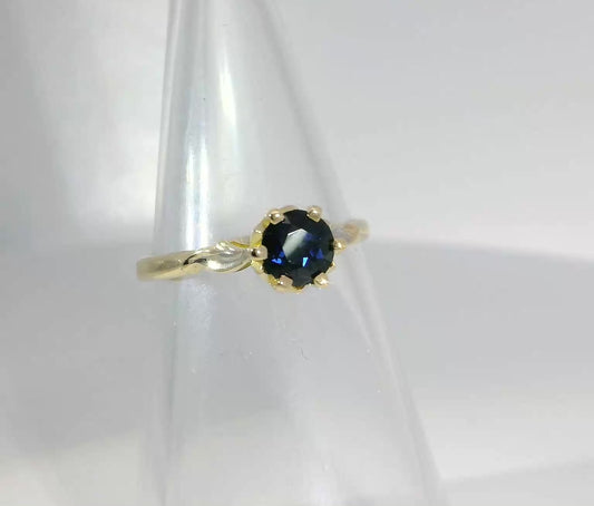 Bright Blue Sapphire 18ct Gold Ring. M18009