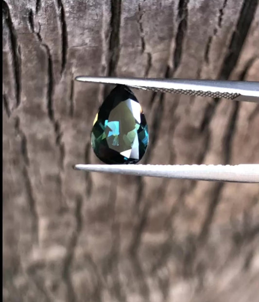 Pear Cut Teal Sapphire. M1197