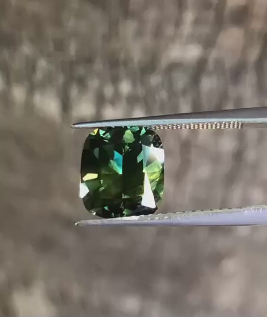 Yellow Blue Green Parti Sapphire. M1258