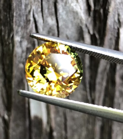 Dazzling Australian Sapphire. M899