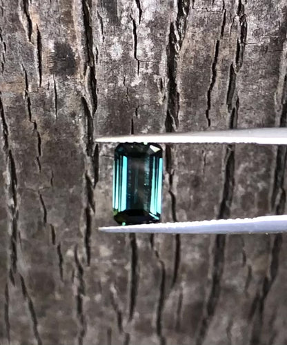 Amazing Teal Australian Sapphire. M1111