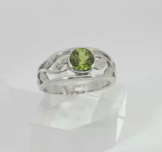 Vibrant Green Sapphire 9ct White Gold Ring. M91638