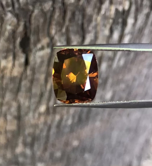 Exquisite Natural Australian Zircon. M1099