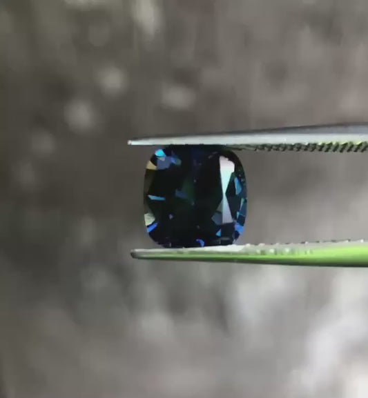 Royal Blue Sapphire. M1299