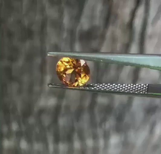 Natural Bright Orange Loose Zircon. M1290