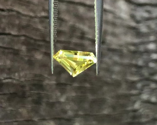 Magnificent Yellow Sapphire. M1220