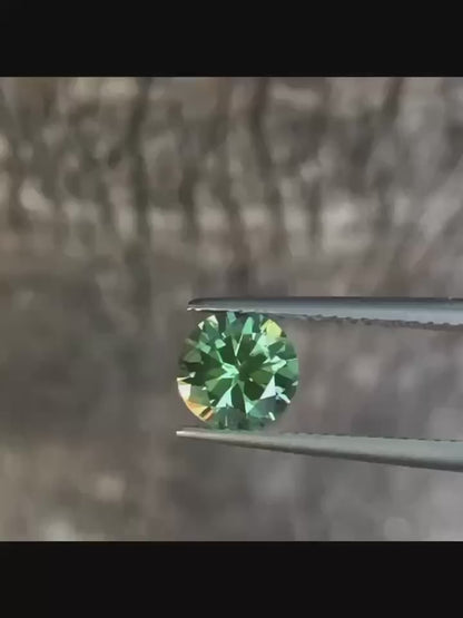 Green with Yellow Highlights Sapphire. M1271