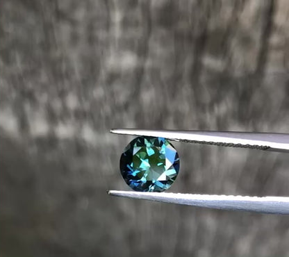 Bright Blue Sapphire. M1244