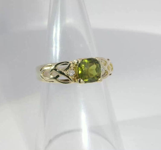 Beautiful Sapphire & Diamond 9ct Gold Ring. M91432