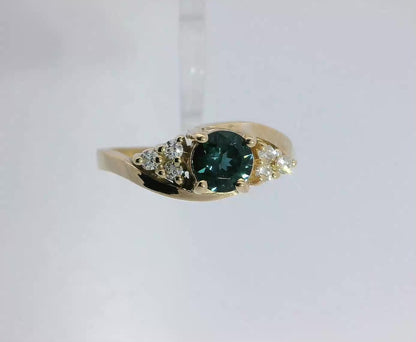 Bright Blue Yellow Parti Sapphire 9ct Gold Ring. M92158