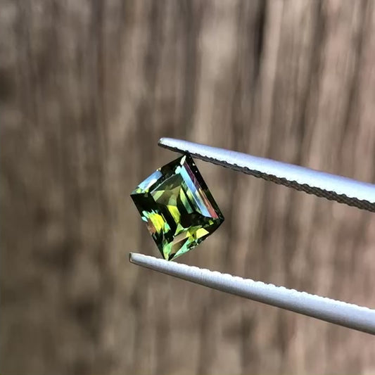 Vibrant Parti Sapphire. M904