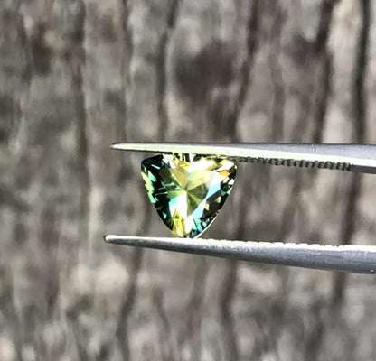Blue Green Yellow Parti Sapphire. M1232