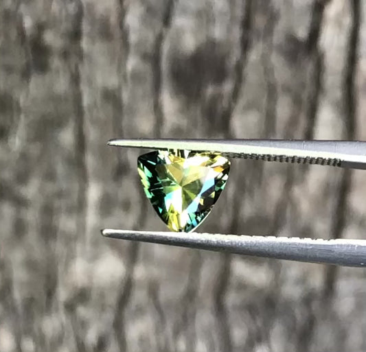 Blue Green Yellow Parti Sapphire. M1232