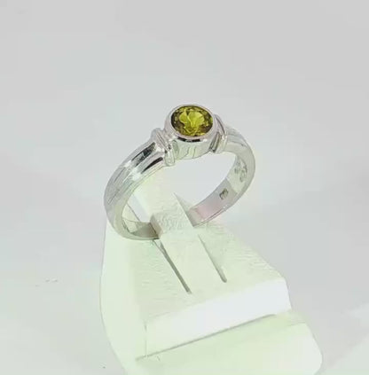Bright Yellow Green Parti Sapphire 9ct White Gold Ring. M92290