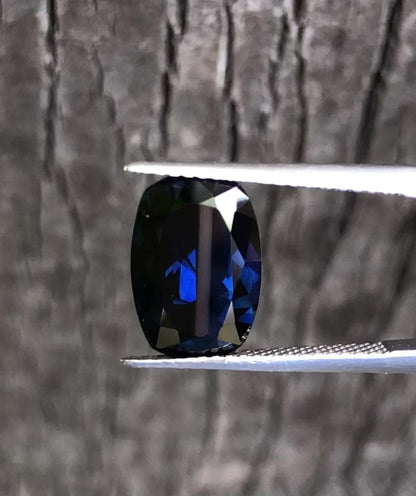 Rich Blue Australian Sapphire.  M1114