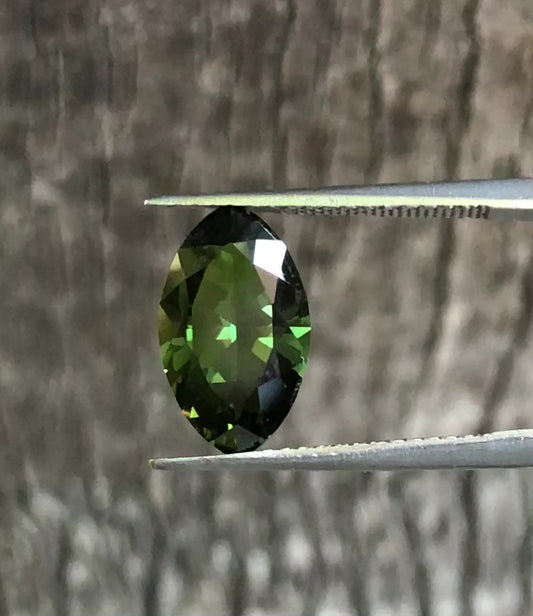Gorgeous Green Sapphire. M1227