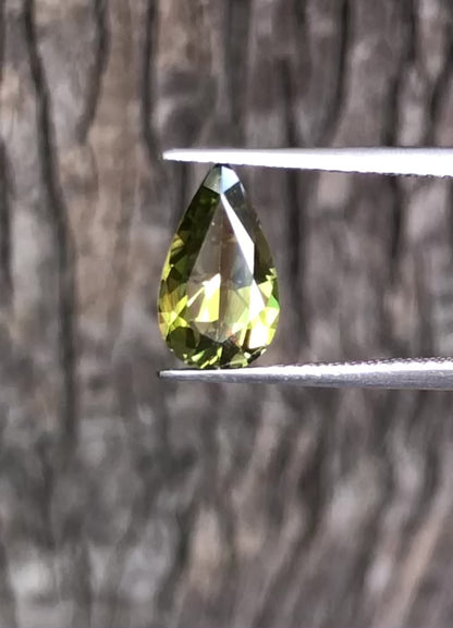 Bright Lime Green Sapphire M1210